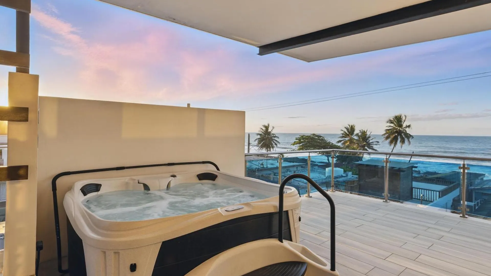 Zaturn Beach House Arecibo